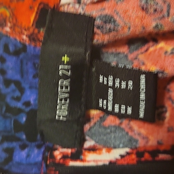 Long Ethnic multi-color split with zipper in back. - Picture 6 of 6